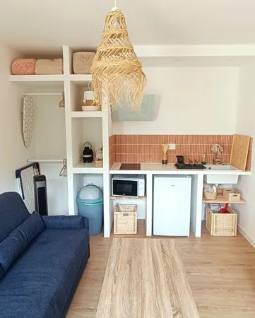 Studio meublé 18m2 avec Jardin eau et électricité inclus