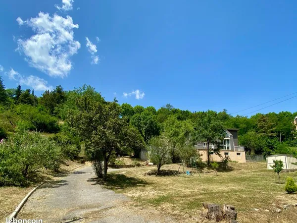 🏡 Privas - Maison 142 m² + sous-sol 90 m² - Terrain 1181 m² constructible -
