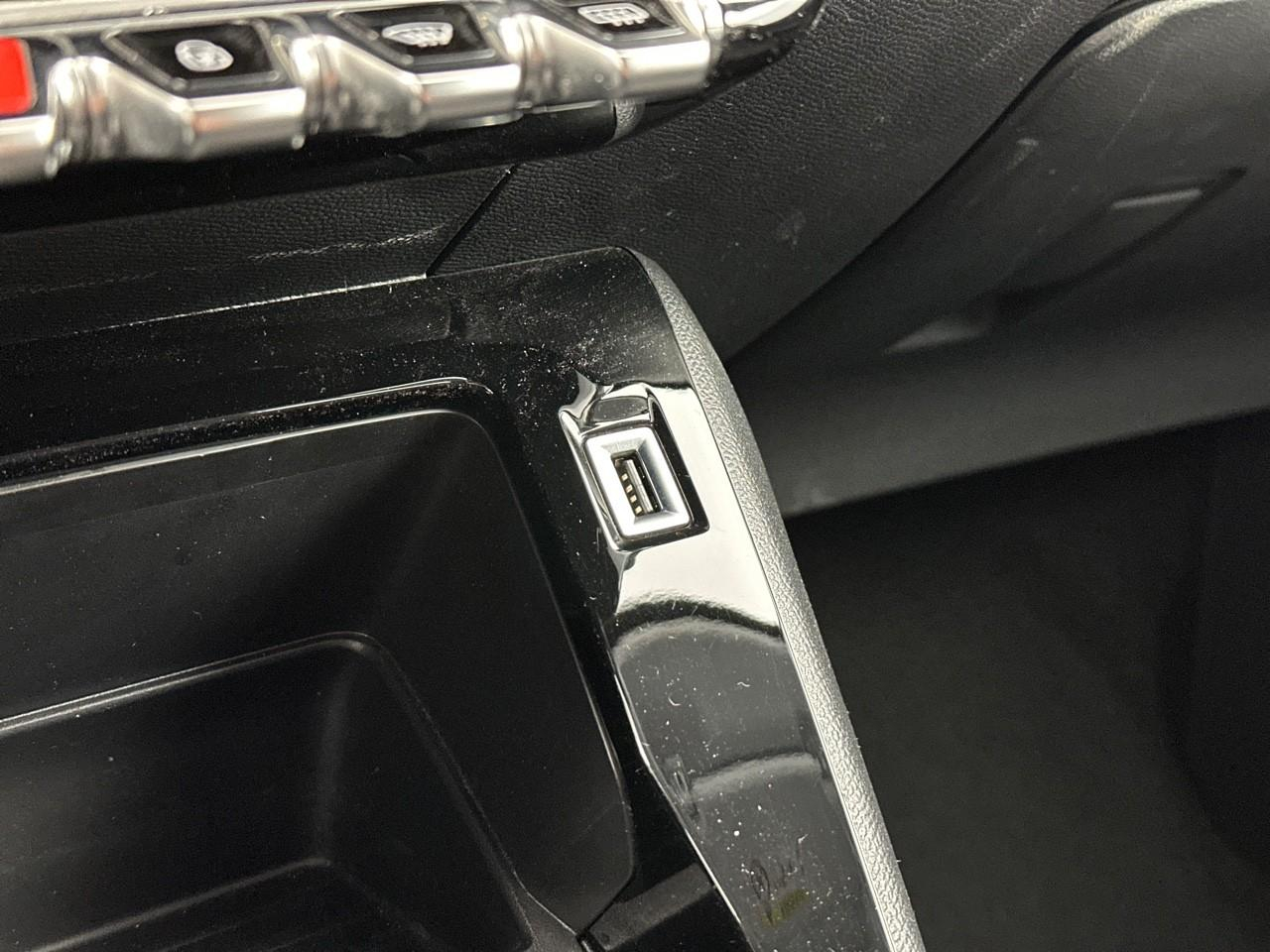 Peugeot 208 puretech 100 s&s bvm6 style — photo 27