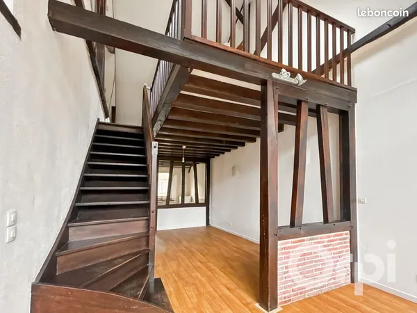 Château 2 pièces 48 m²