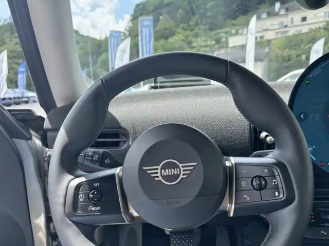 Mini Cooper c 156ch classic dkg7 — photo 7