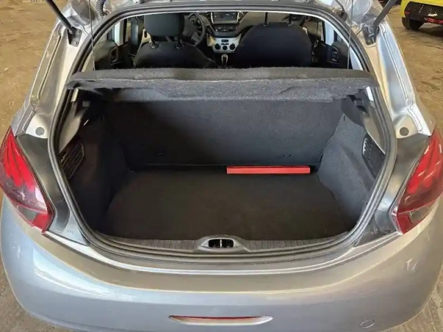 Peugeot 208 puretech 68ch bvm5 — photo 16