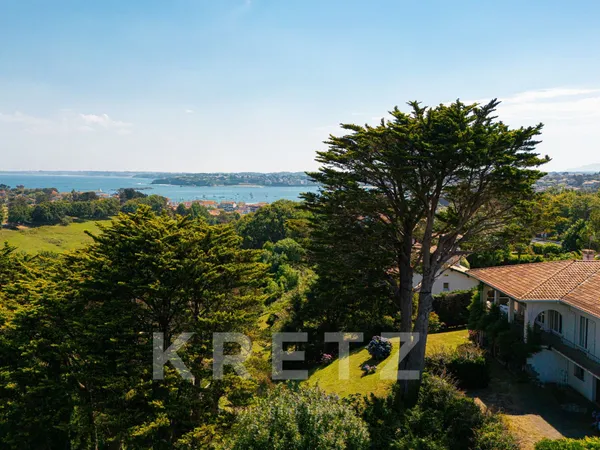 Socoa, Une vue à couper le souffle, un potentiel rare : cette villa face à l'océan n'attend que sa r