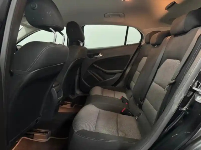Mercedes Gla 180 intuition — photo 5