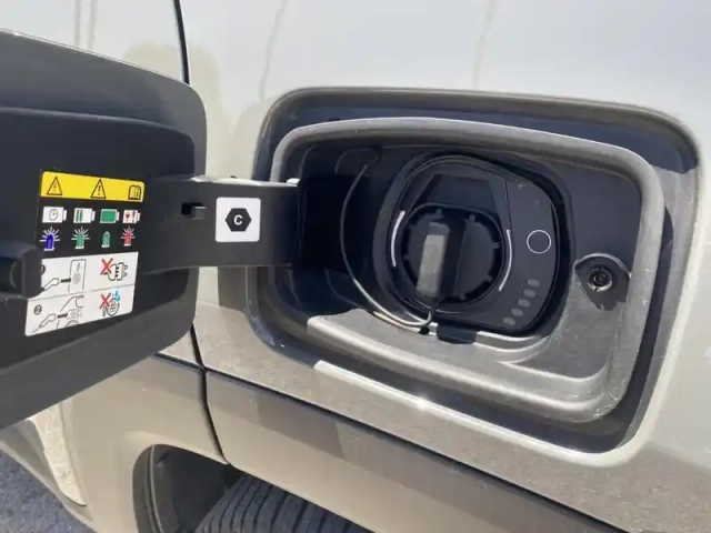 Jeep Renegade 1.3 t4 240h 180 4xe phev hybrid 11.4 kwh e-awd awd bva upland — photo 7