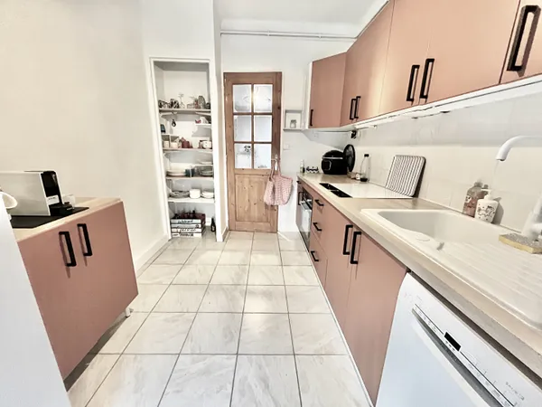Appartement Arles 4 pièce(s) 80 m2 balcon et cave