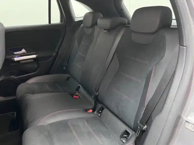 Mercedes Gla 200 d amg line — photo 13
