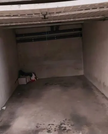 Box garage fermé a louer 160 par mois