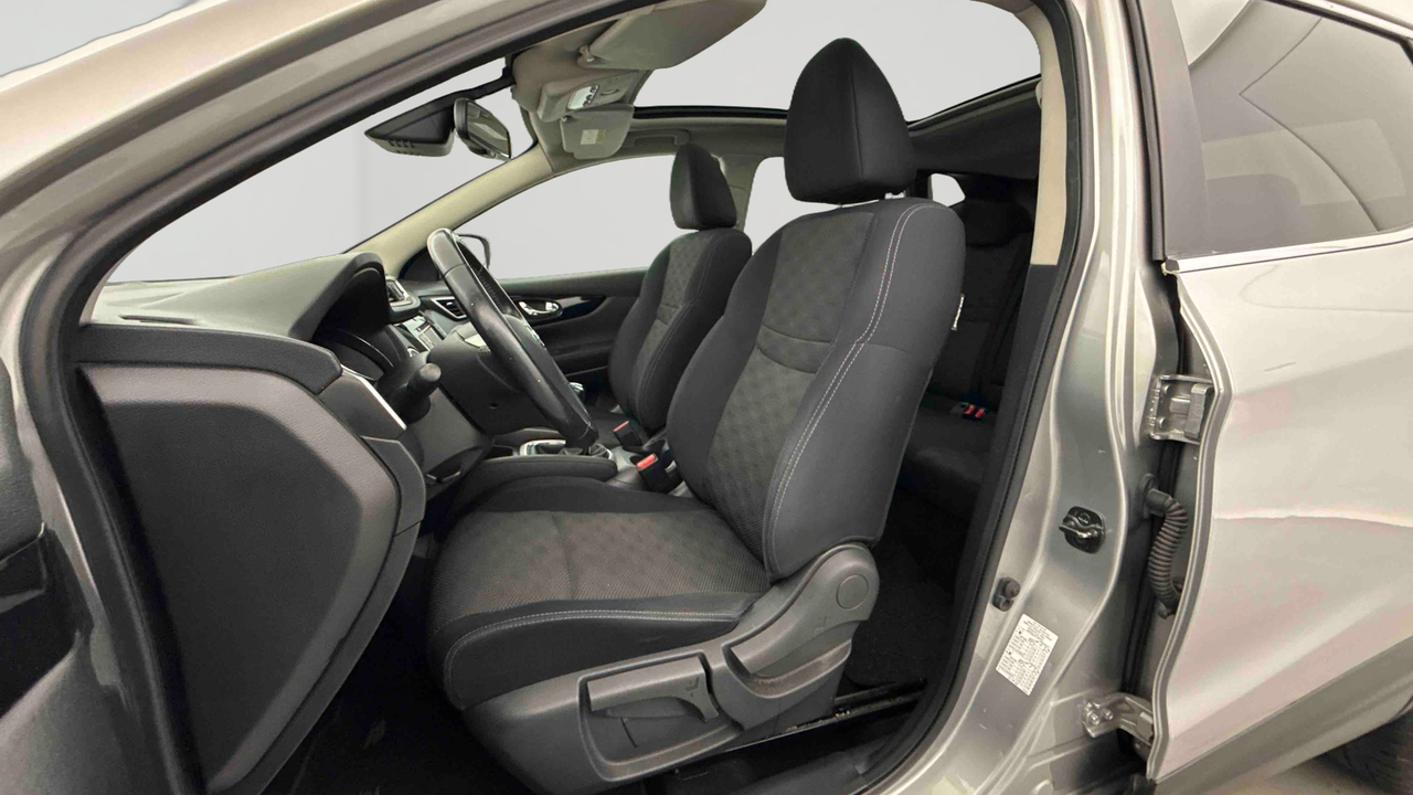 Nissan Qashqai 1.5 dCi 110 Stop/Start — photo 11