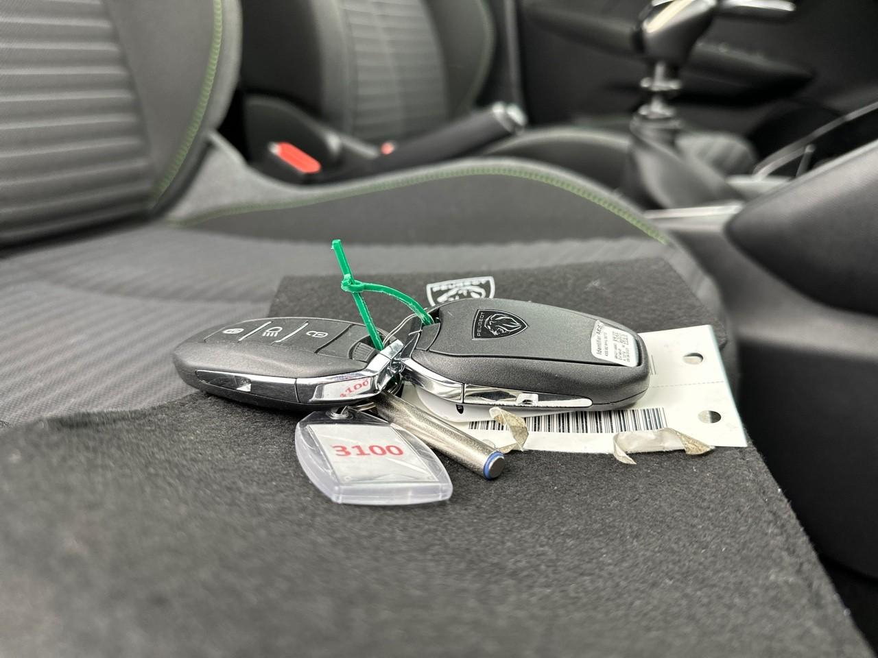 Peugeot 208 puretech 100 s&s bvm6 active — photo 31