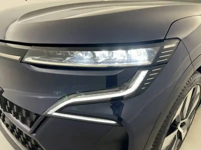 Renault Megane e-tech ev40 130ch standard charge — photo 57