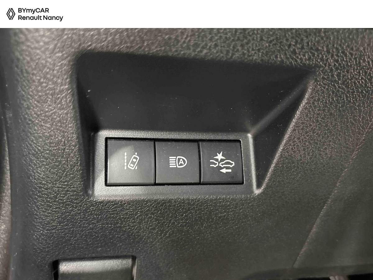 Toyota Yaris 70 VVT-i — photo 19