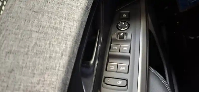 Peugeot 3008 plug-in hybrid 225 e-dcs7 — photo 22