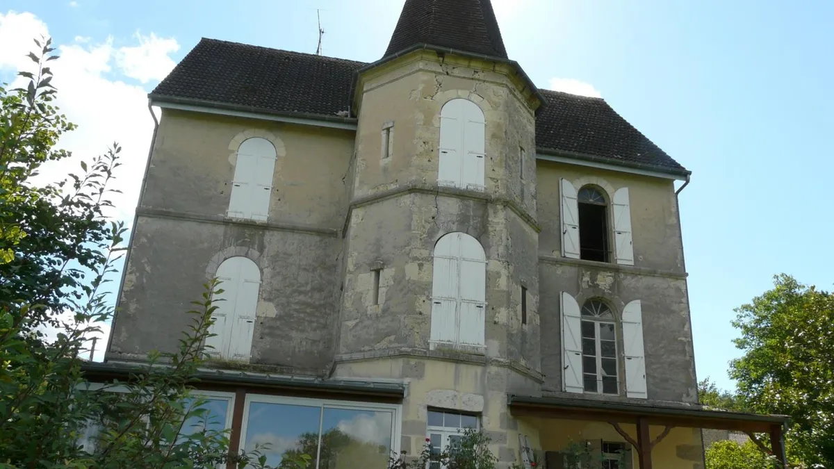 Photo 1