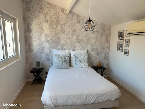 Studio Meublé "Dali" avec terrasse privée rez de jardin