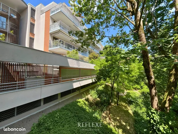 T1 bis de 33 m² avec stationnement en sous-sol — Besançon (Rue de Vesoul)