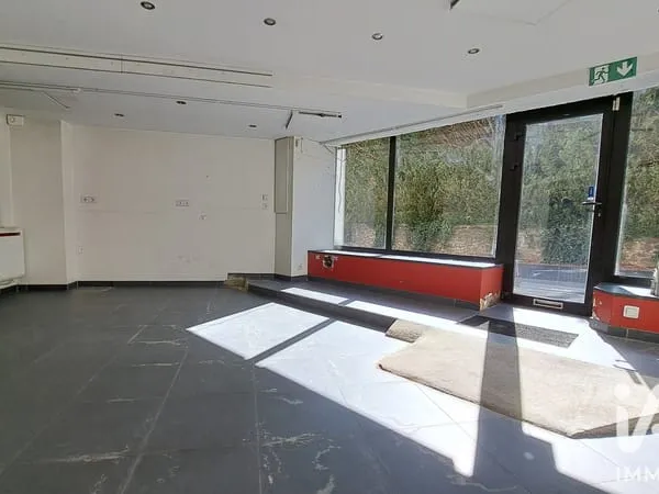 Local commercial 1 pièce 45 m²