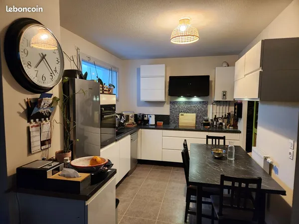 Beau duplex traversant de 90,80 m² agréable à vivre (1er et 2ème étages)