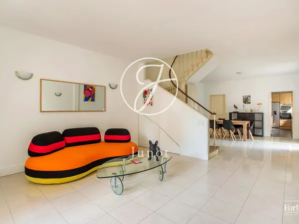 Chatou - PLACE MAURICE BERTEAUX / CENTRE-VILLE - Maison familiale meublée à louer - 6 pièces - 193,9