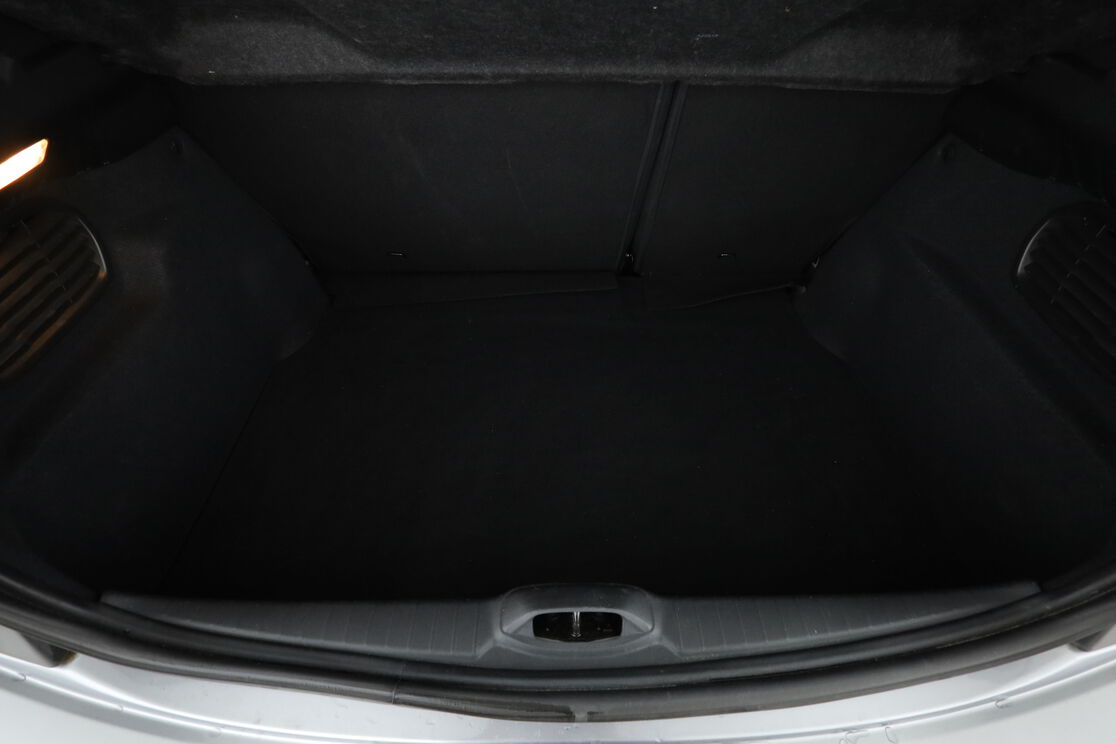 Peugeot 208 1.5 Blue-HDi Active — photo 16