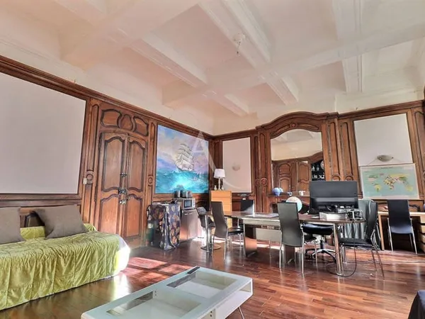 Bureau 5 pièces 200 m²