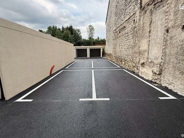 Parking/box PONTARLIER