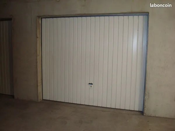 Garage balcons du centre a st gilles cx de vie