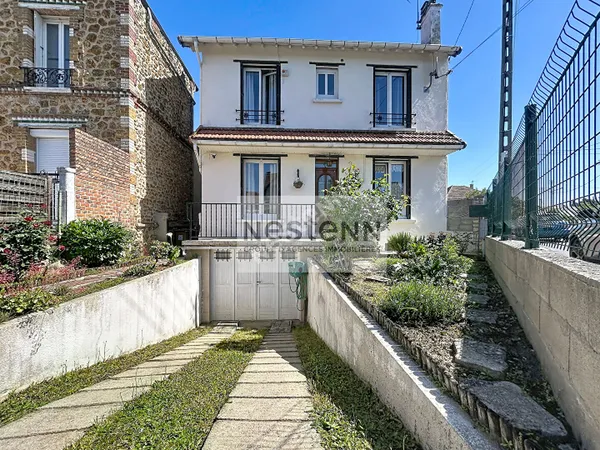 Maison 6 pièces - 4 chambres - 2 salle d'eau - sous-sol -10 min gare.