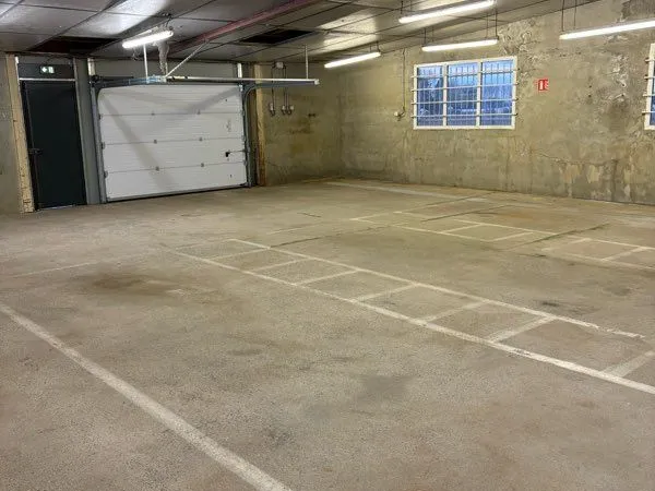 A louer hangar dépôt
