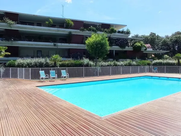 Beaux Arts / Aiguelongue Appartement T3 grand standing + garage
