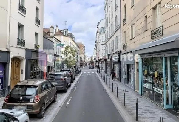 Service immobilier 45 m²