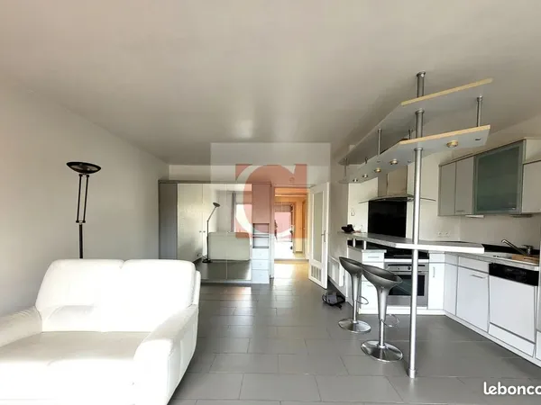 Studio 1 pièce 37 m²