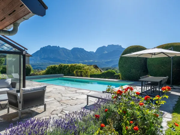 Propriété 8 pièces 250 m²