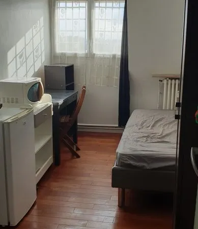 Chambre de service meublée pour étudiant/e à louer Saint Mandé ( Porte Dorée)