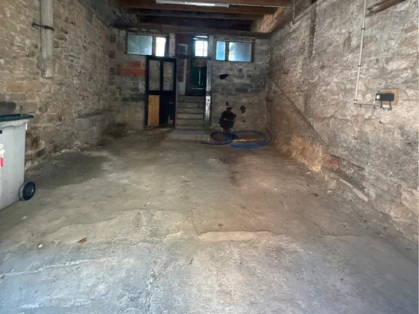 Garage et jardin