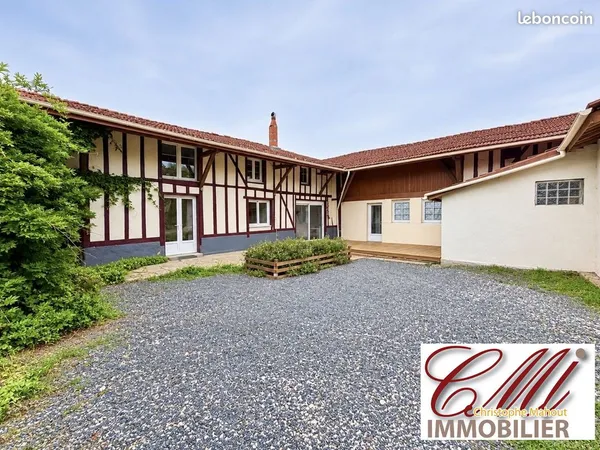Maison 7 pièces 227 m²