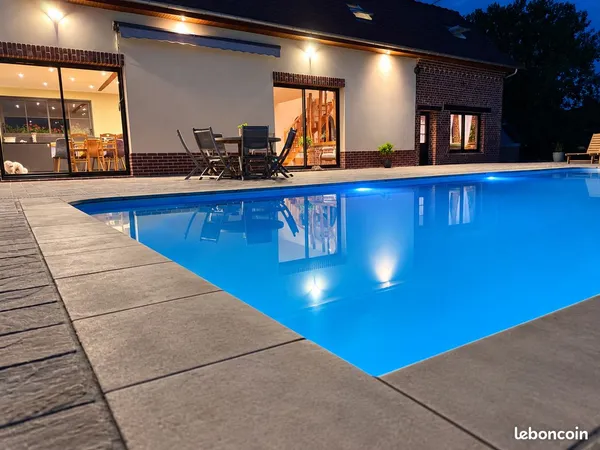 Corps de ferme d'exception - 200 m² habitables - 5 chambres - piscine chauffée - 1,5 hectare - 600 m