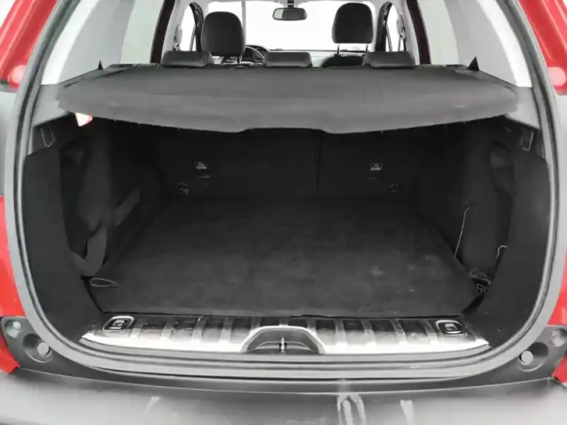 Peugeot 2008 1.2 puretech 110ch s&amp;s bvm5 — photo 4
