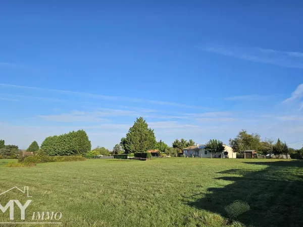 Vélines – Terrain à vendre – 1 223m²