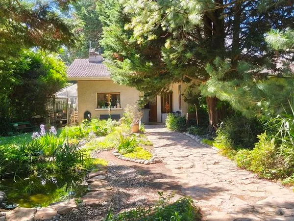 RARE À Annemasse- Maison de 147 m² avec grand parc paysagé