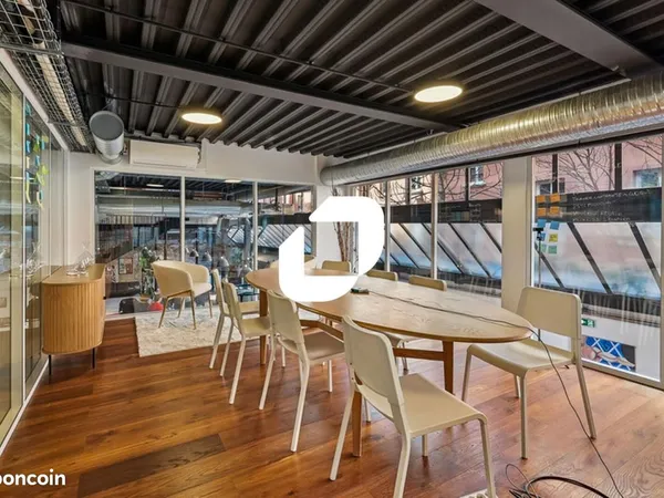 Bureaux 610 m²