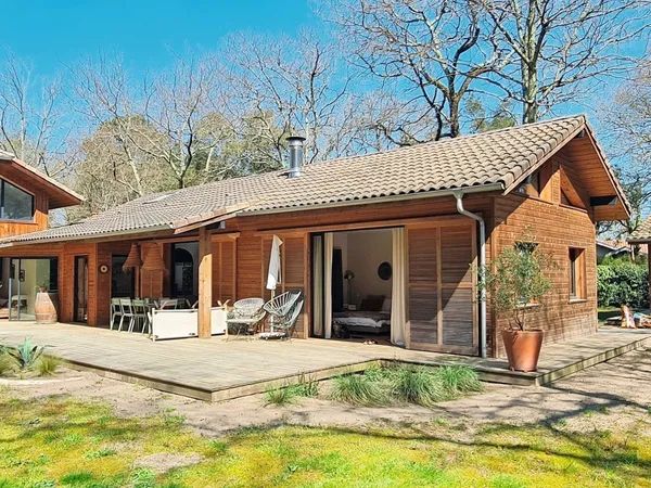 CÔTÉ FORÊT - VILLA 6 CHAMBRES AVEC ANNEXE ET PISCINE