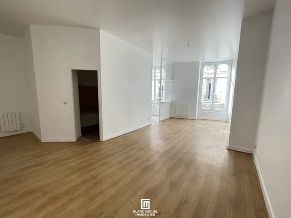 RUE DES MENUTS - BORDEAUX SAINT MICHEL