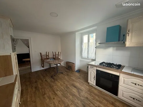 Appartement T2 / F2 60 m² rénové et meublé - Calme, lumineux avec parking - Seloncourt