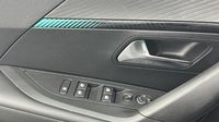 Peugeot 2008 1.5 BlueHDi 130ch S&S Allure EAT8 — photo 19