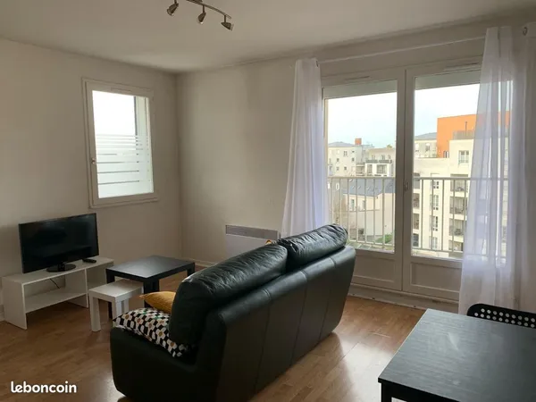 Appartement F1 meublé avec balcon - Tours Tranchée