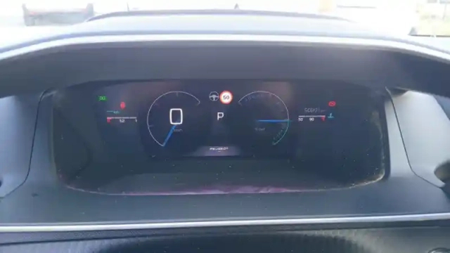 Peugeot 2008 hybrid 136 e-dcs6 — photo 56