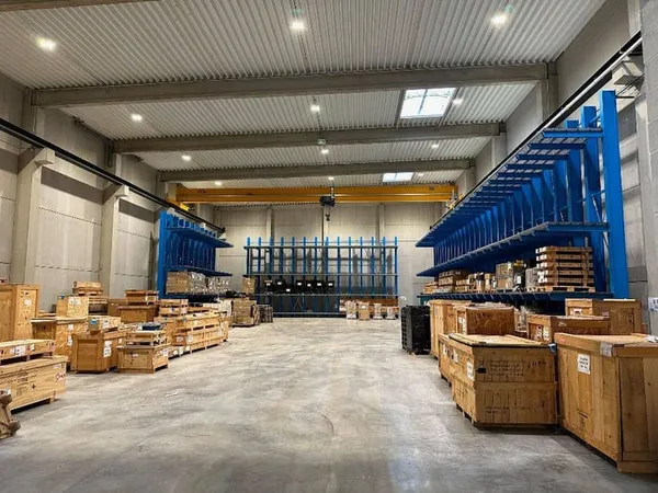 Local d'activité 1465 m²