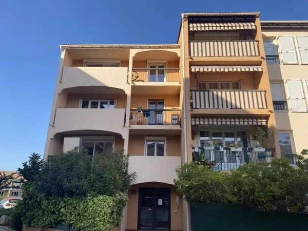 Studio 1 pièce 27 m²