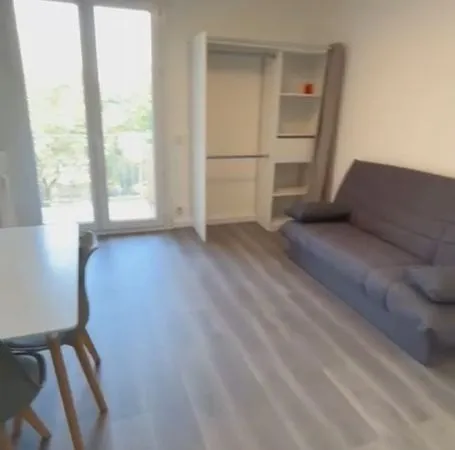 Studio meublé avec balcon et stationnement - Perpignan